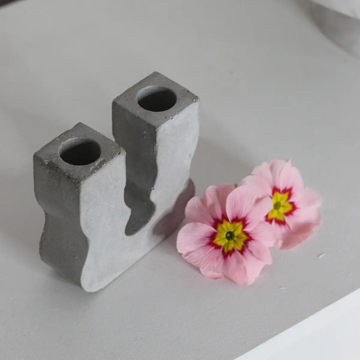Beton Kerzenständer „Double Trouble" 1