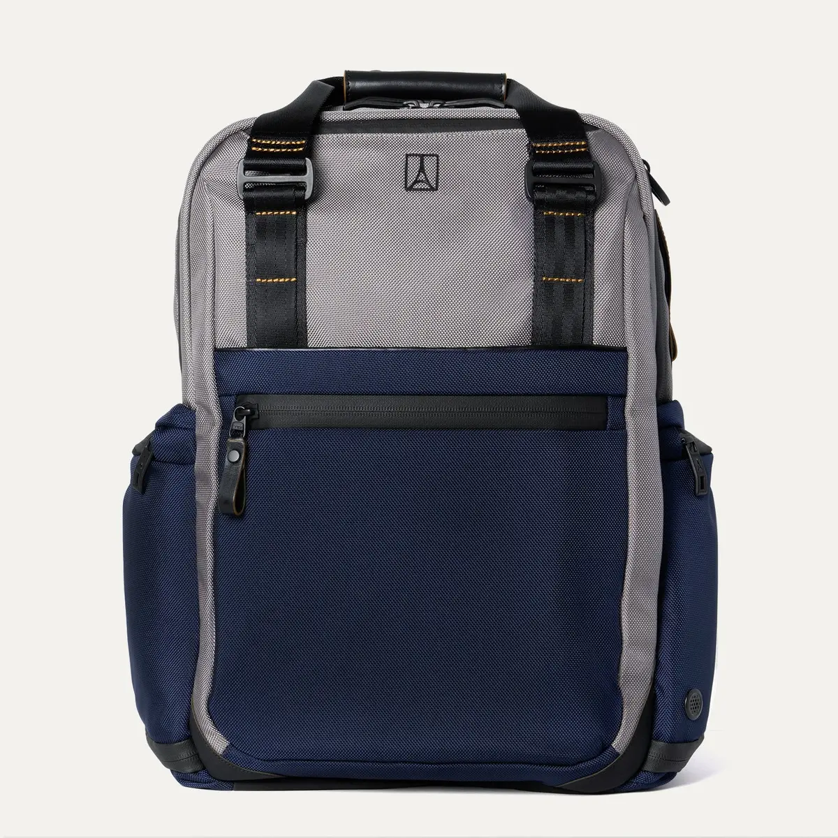 Travelpro® Altitude™ Medium Expandable Laptop Backpack 25-30L (43 X 37 X 22 Cm) 1