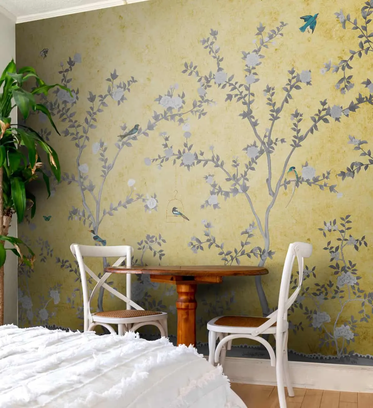 Yellow Aura In The Garden, Luxury Chinoiserie Wallcovering 1