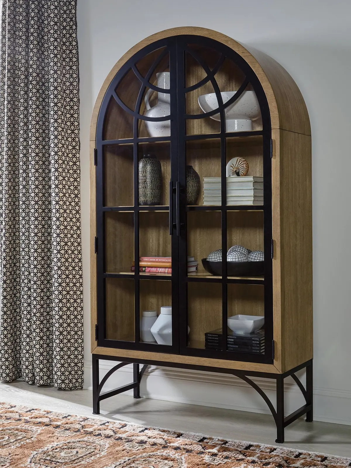 Gwenwich Accent Cabinet 2