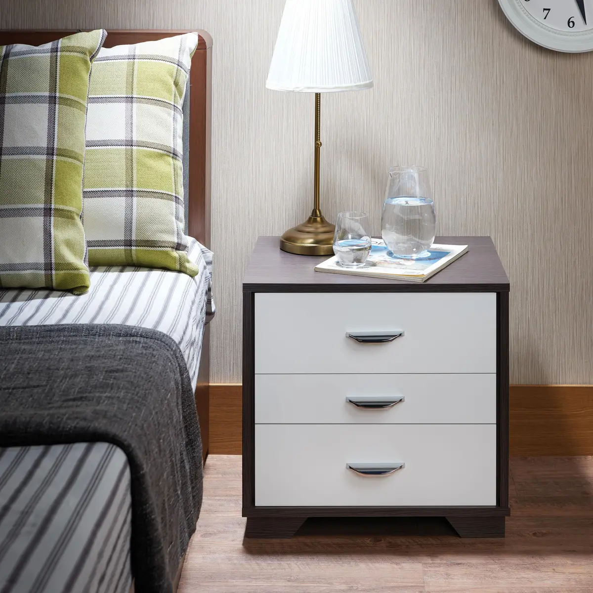 Eloy White & Black Accent Table 1