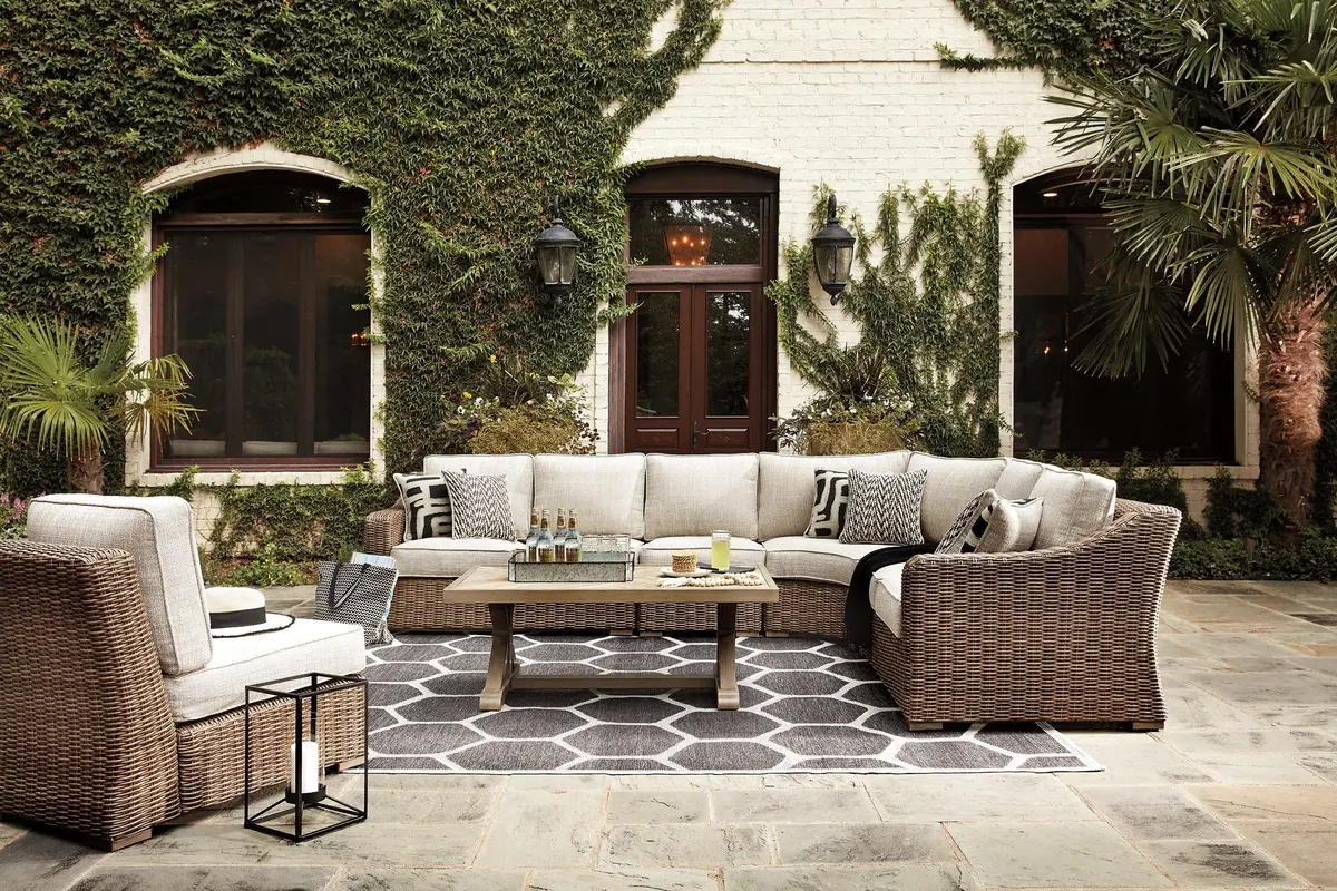 Beachcroft Outdoor Seating Set 1