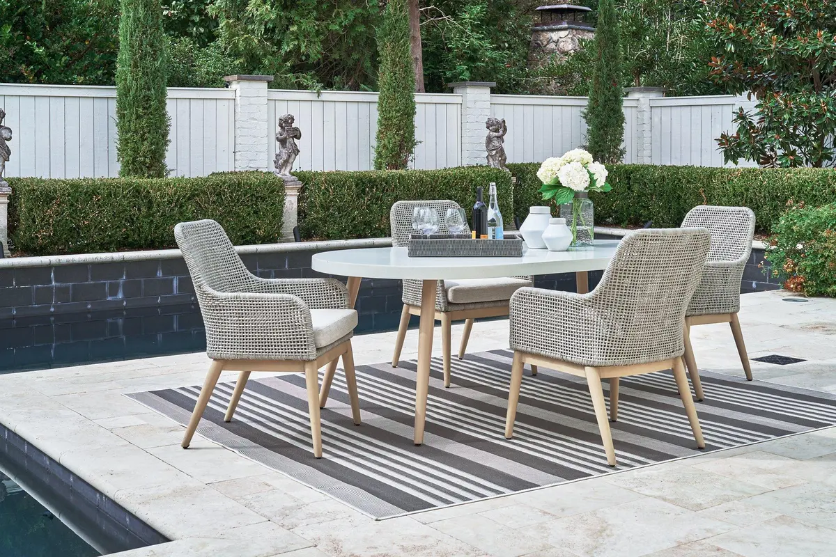 Seton Creek Outdoor Dining Package 1
