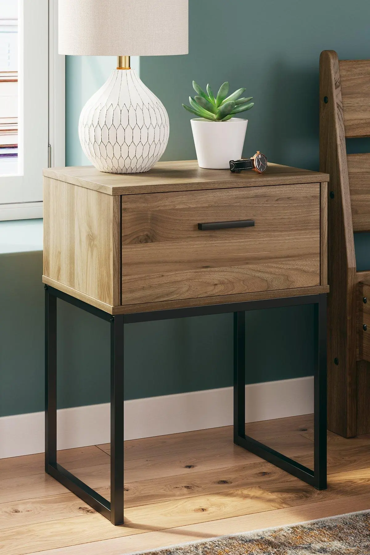 Deanlow Nightstand 1
