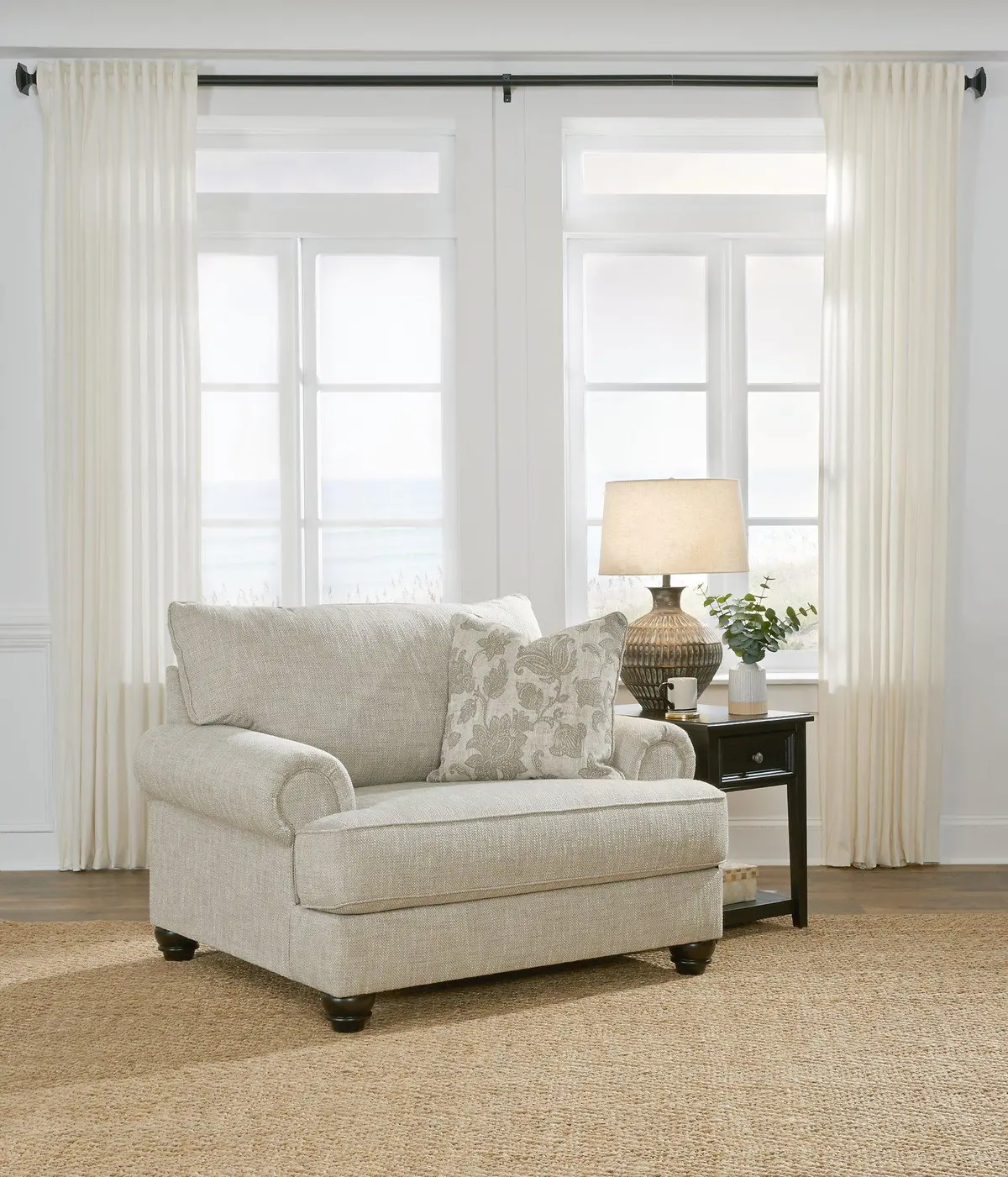 Asanti Oversized Chair 2