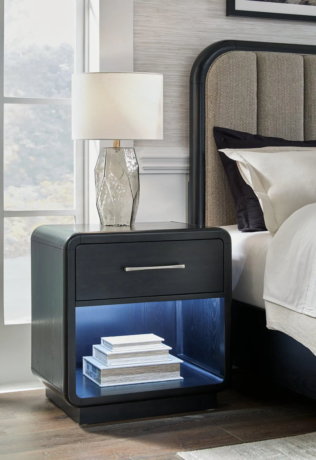 Rowanbeck Nightstand 2