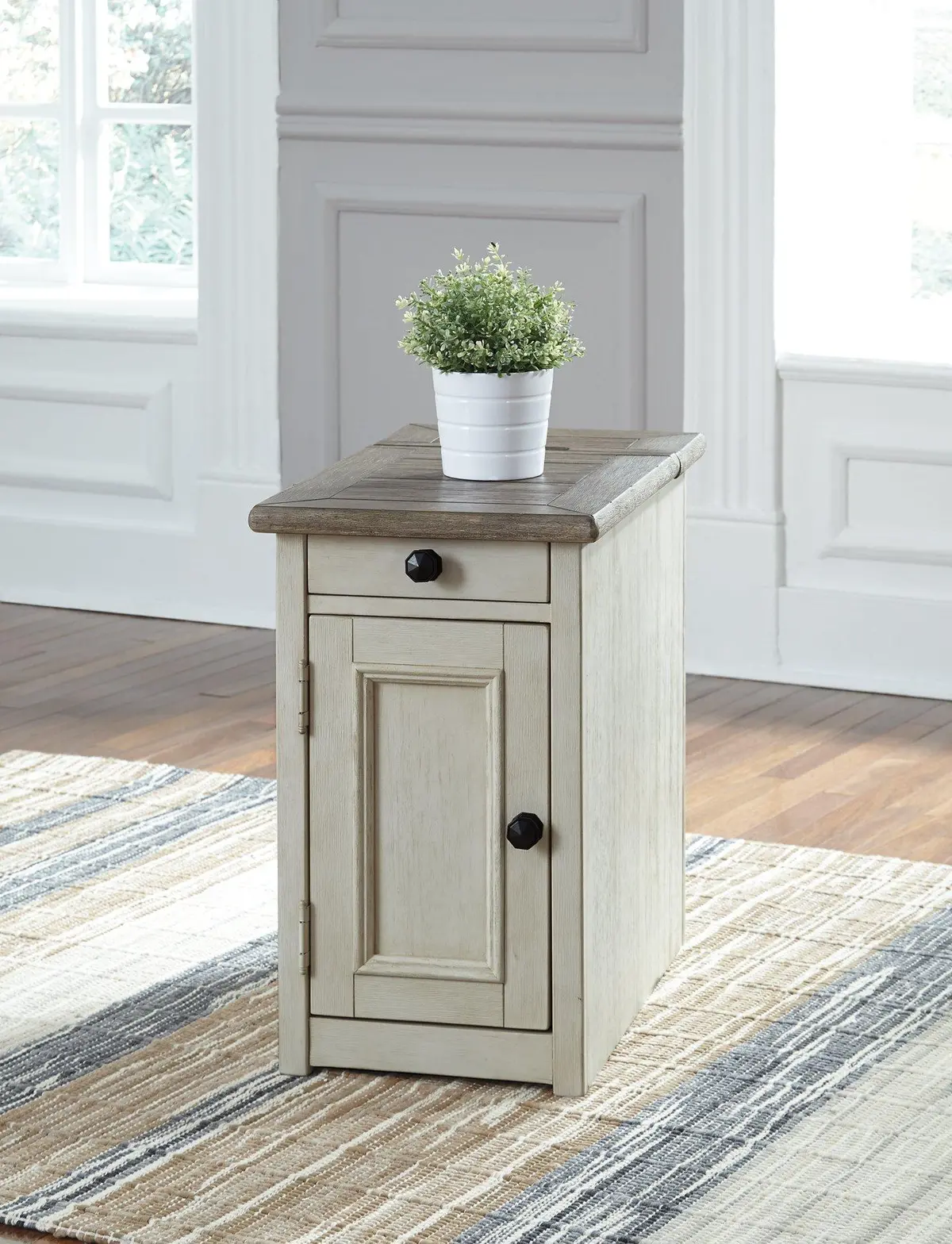 Bolanburg Chairside End Table With Usb Ports & Outlets 2