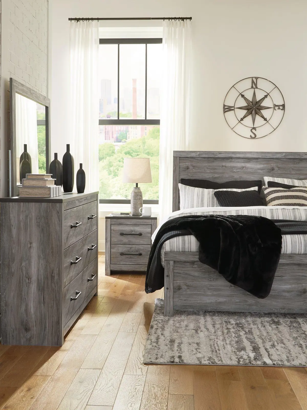Bronyan Bedroom Set 4