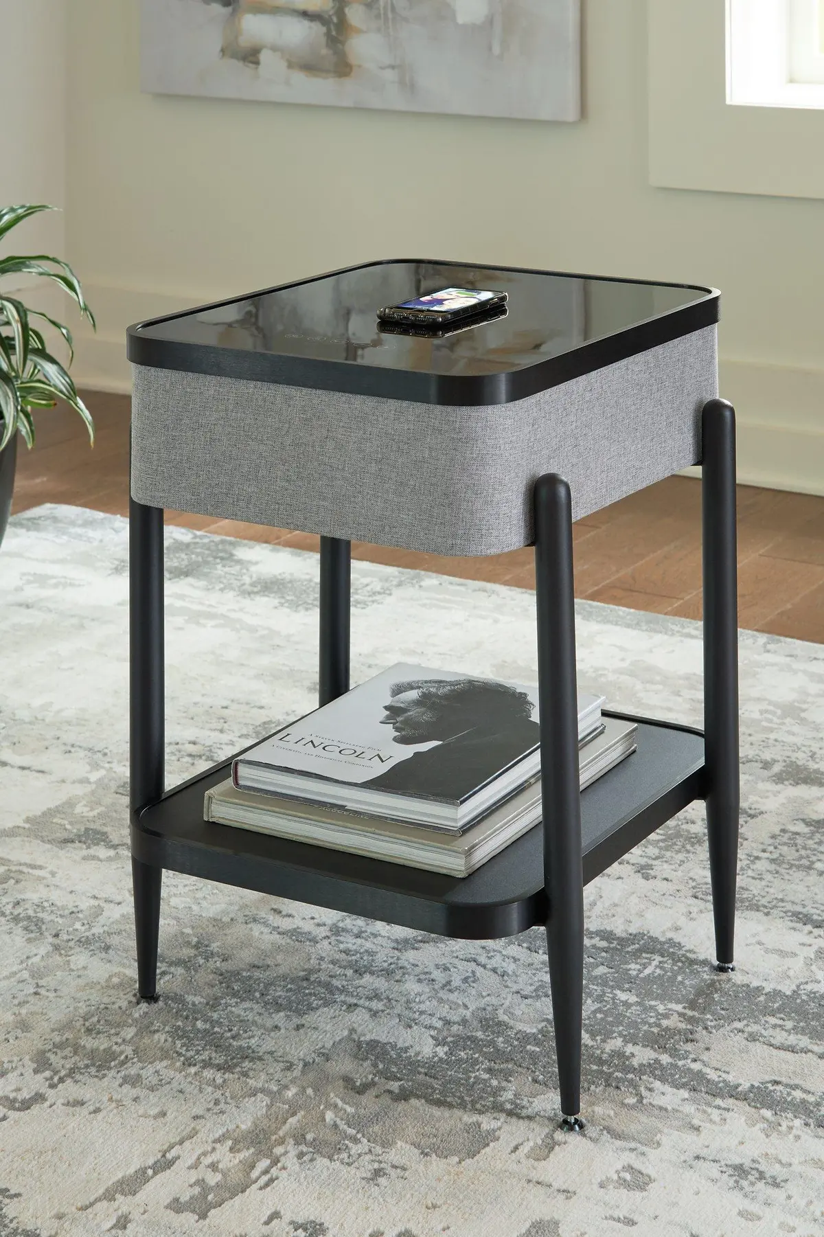 Jorvalee Accent Table With Speaker 2