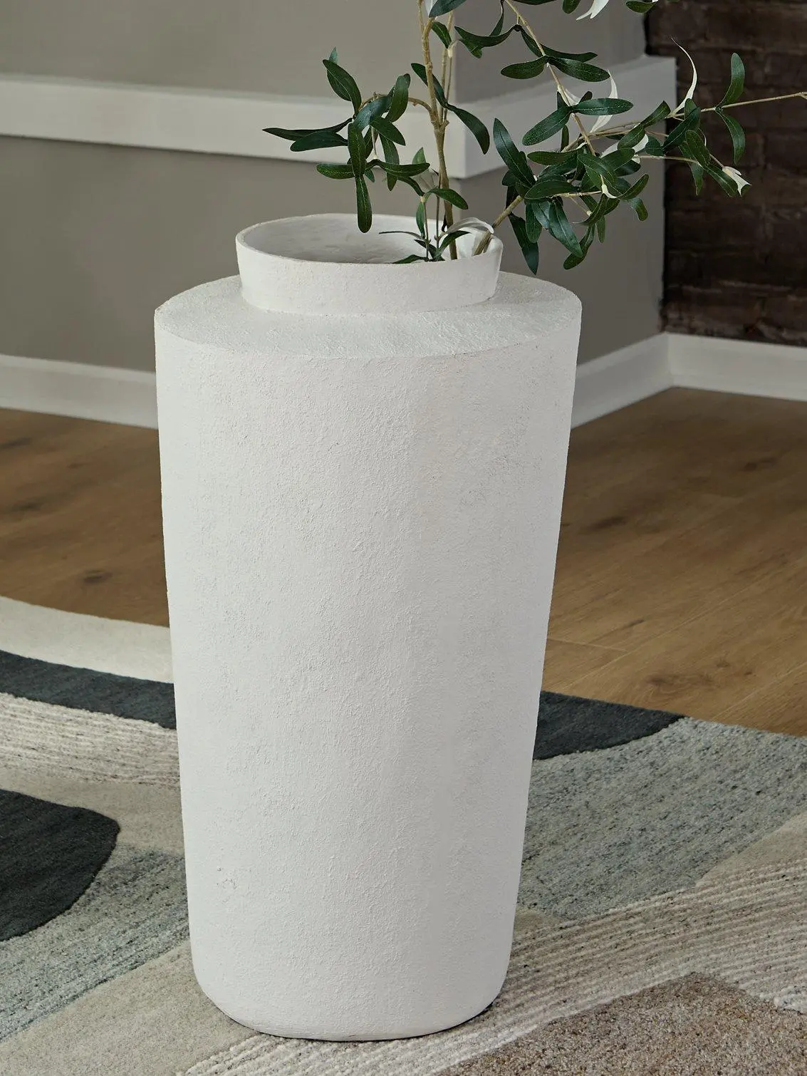Flurinworth Vase 2