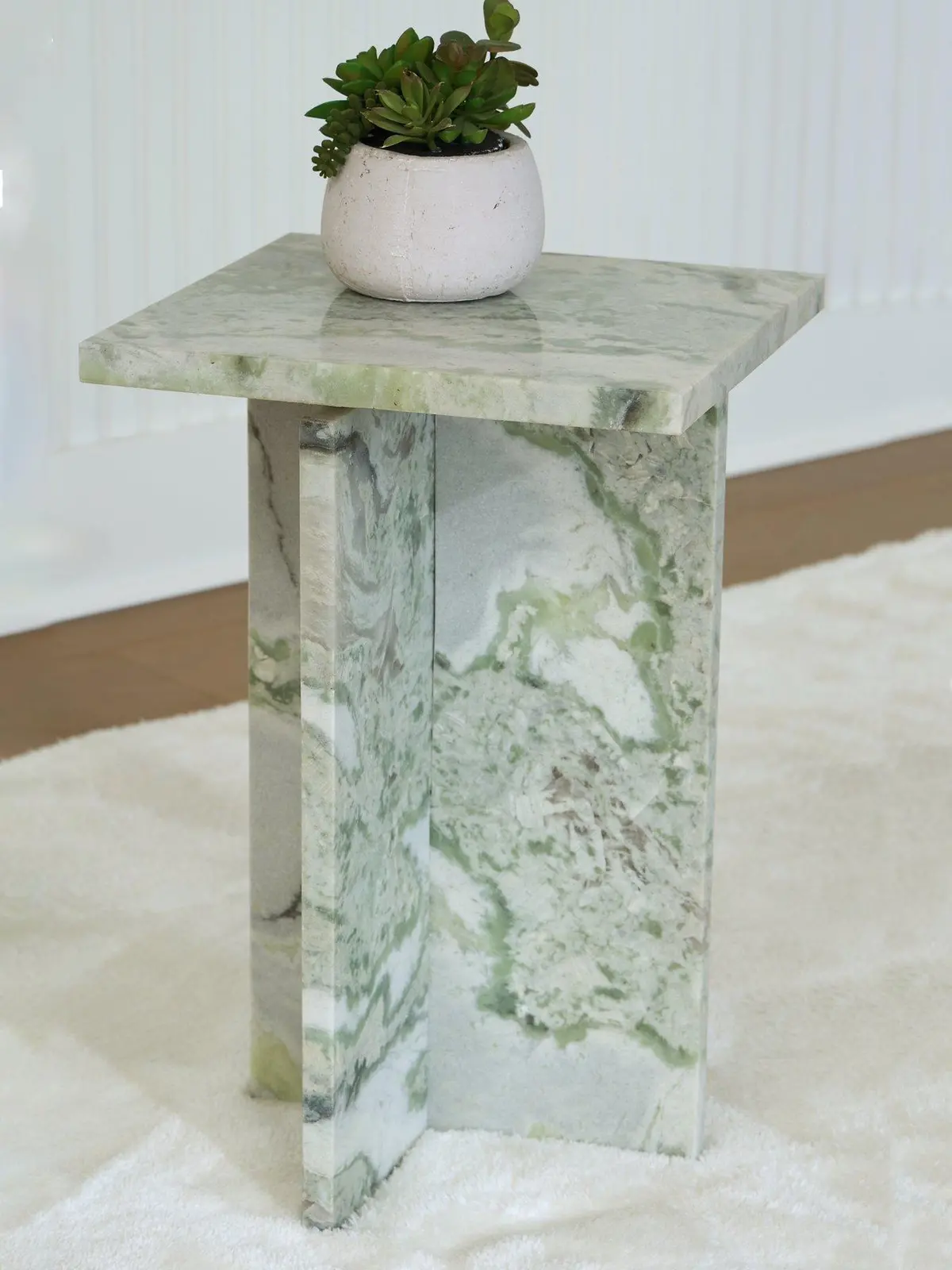 Deaconwell Accent Table 2