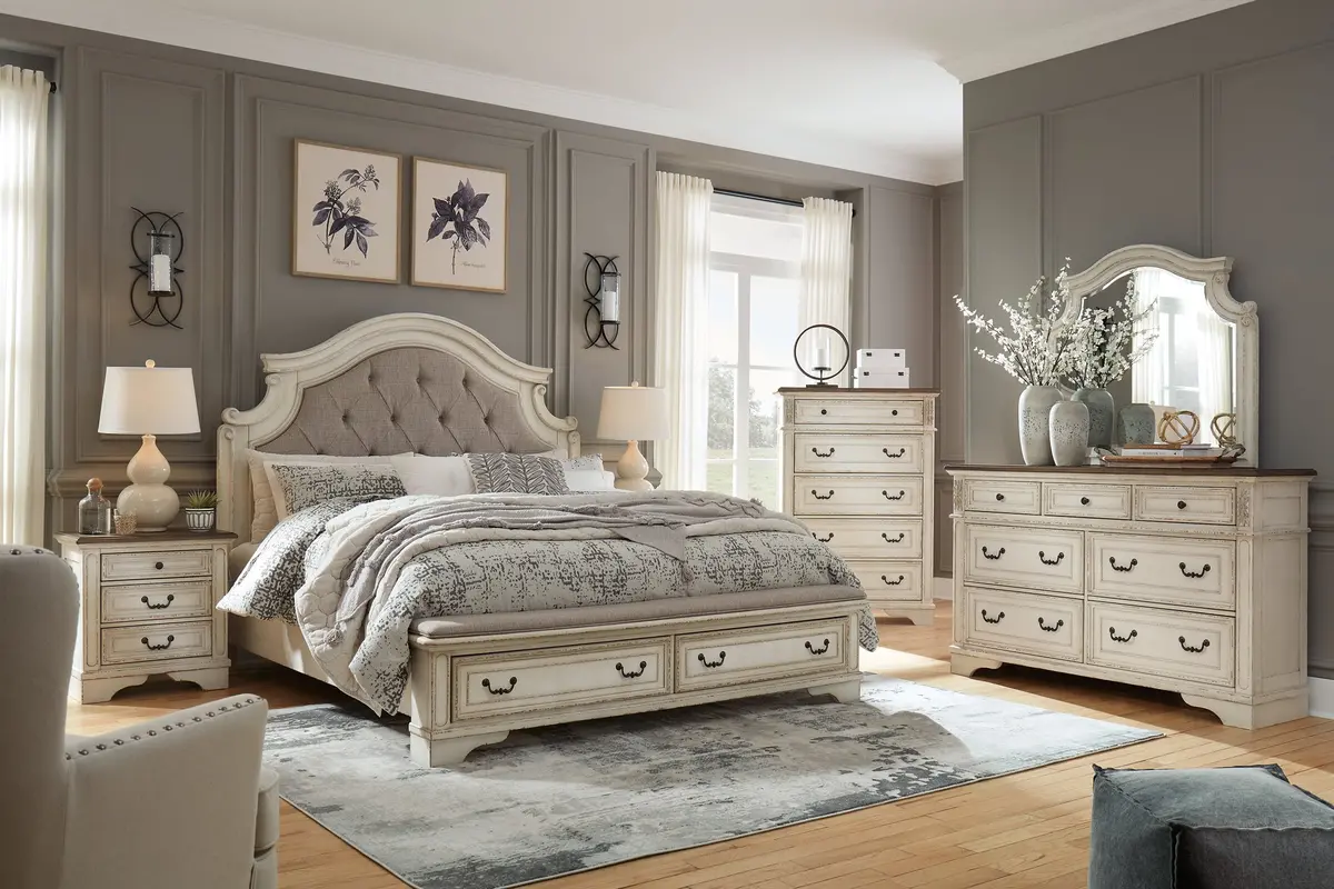 Realyn Bedroom Set 10