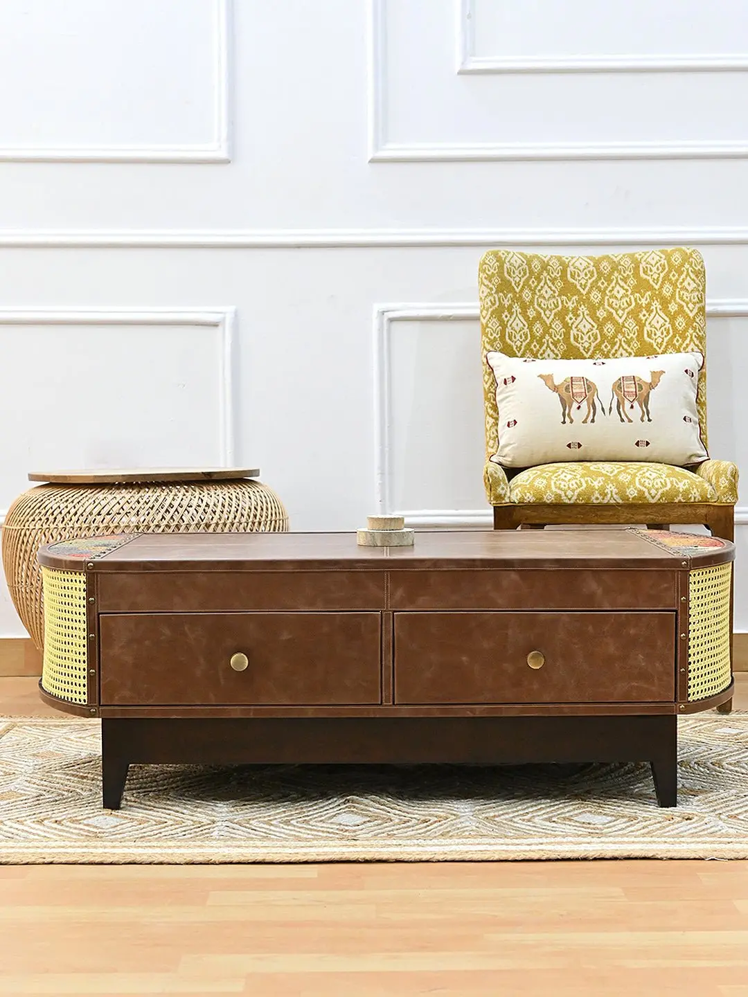 Rustic Coffee Table - Kilim And Leather 1