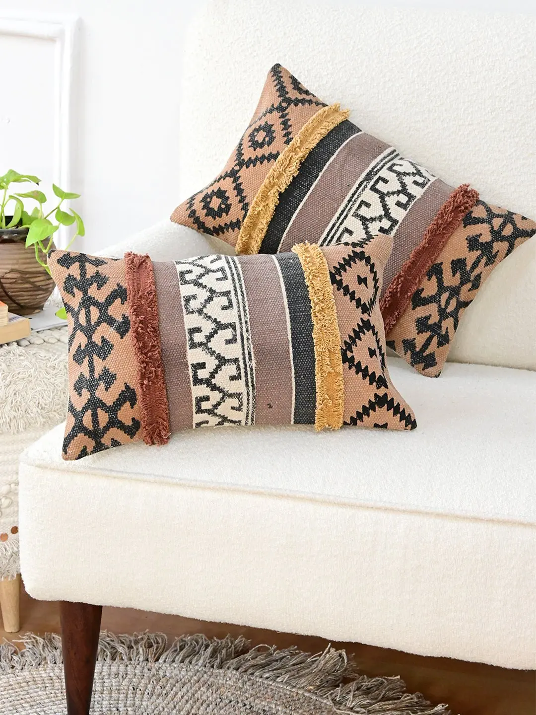 Arum-Lumbar Cushion Cover 1