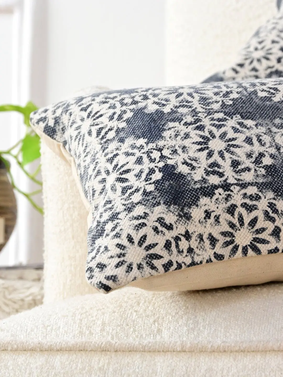 Igneous-Lumbar Cushion Cove 2
