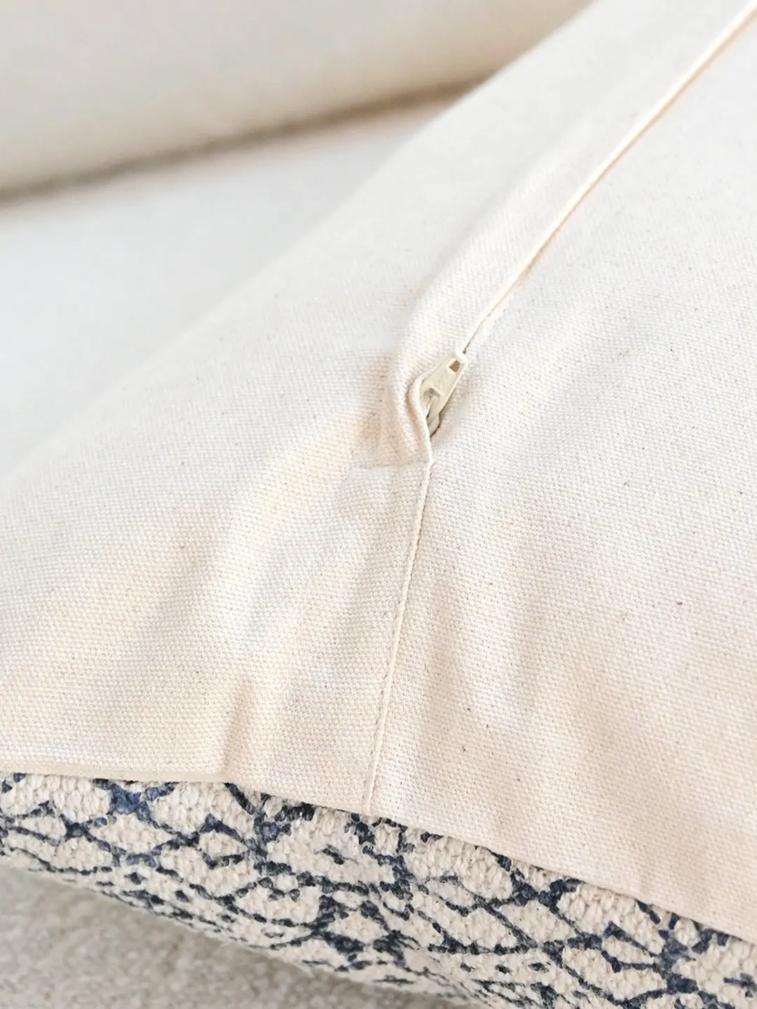 Dainty-Lumbar Cushion Cover 5