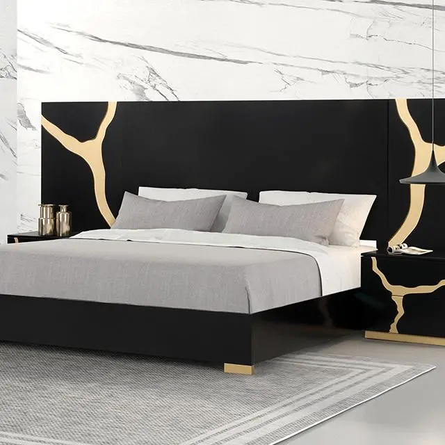 Goldsberg Queen Bed W/ Wall Panels 1