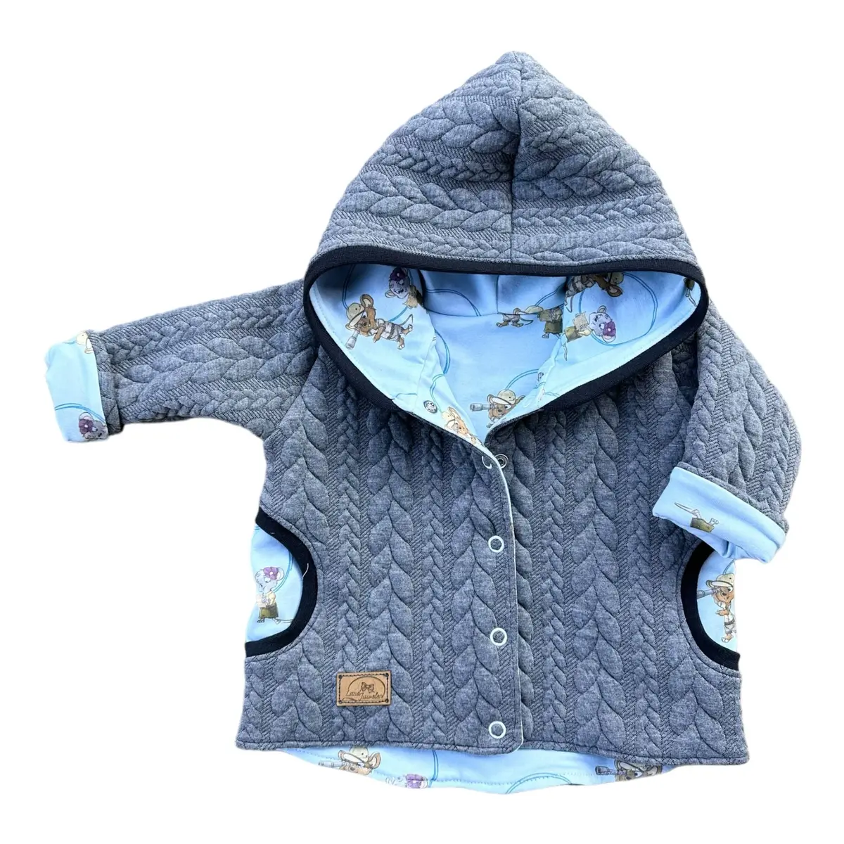 Strickjacke Zopfmuster Grau Blau "Die Bademeusel" 1