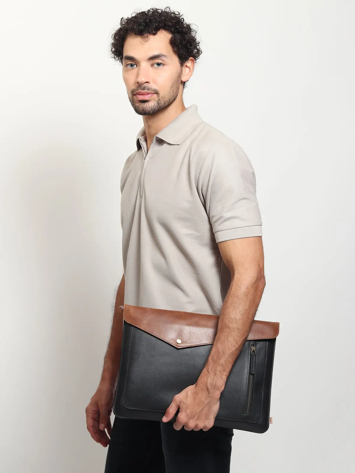 Abaze - Leather Laptop Sleeve 1