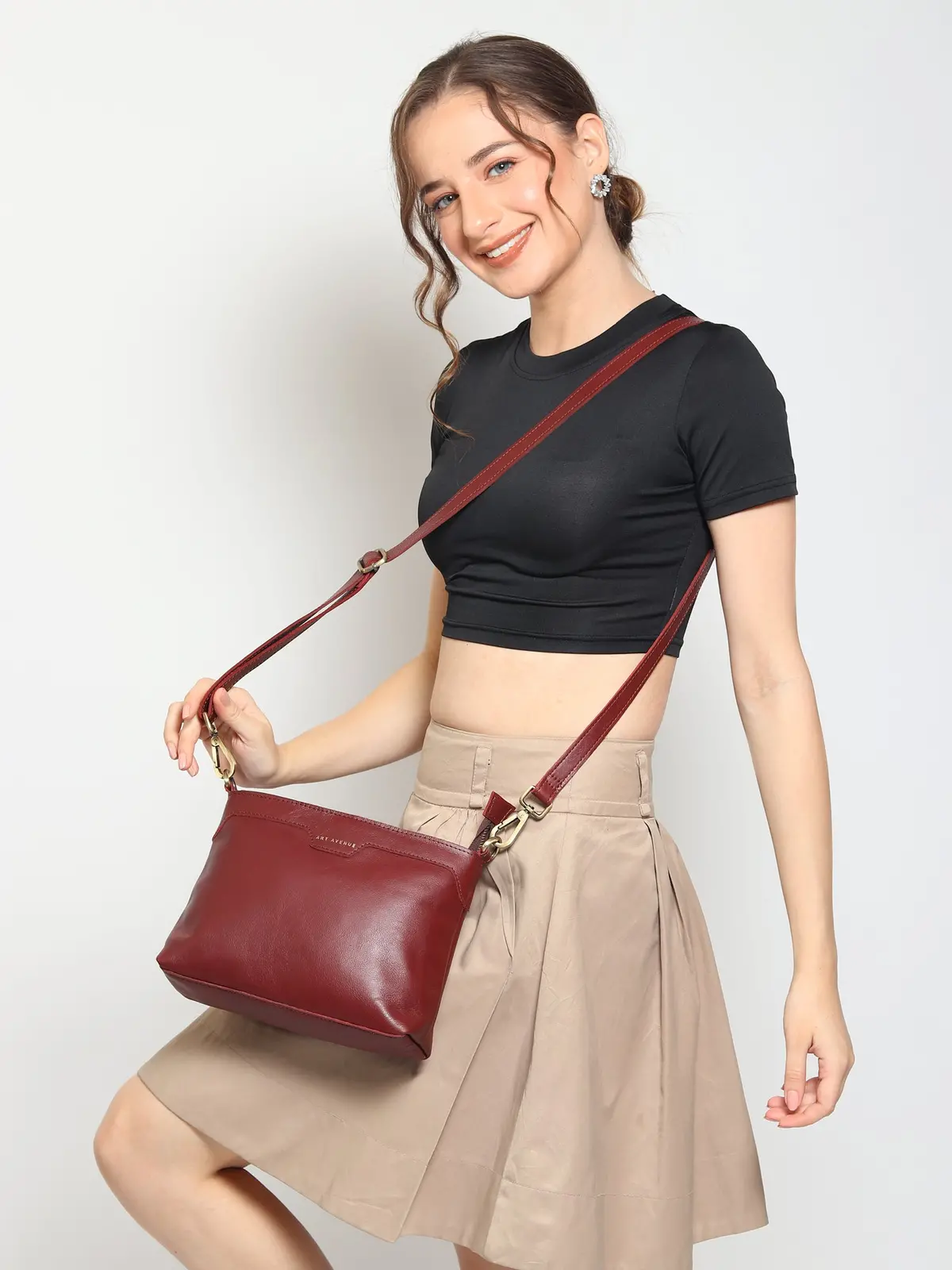 Ladislao - Leather Sling Bag 1