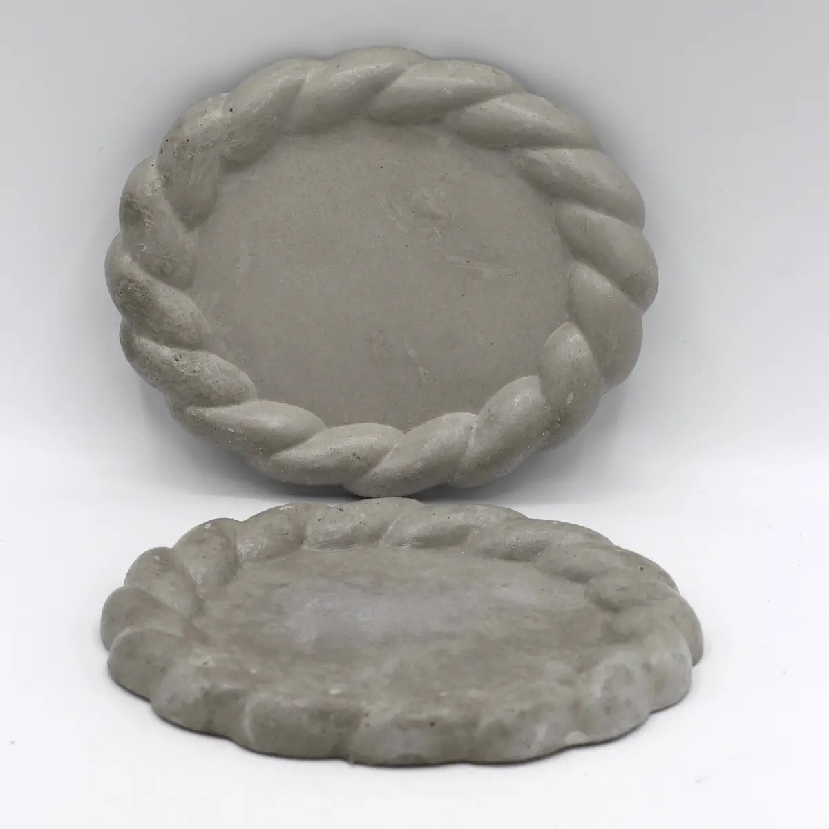 Beton Untersetzer „Kranz Oval“ 1