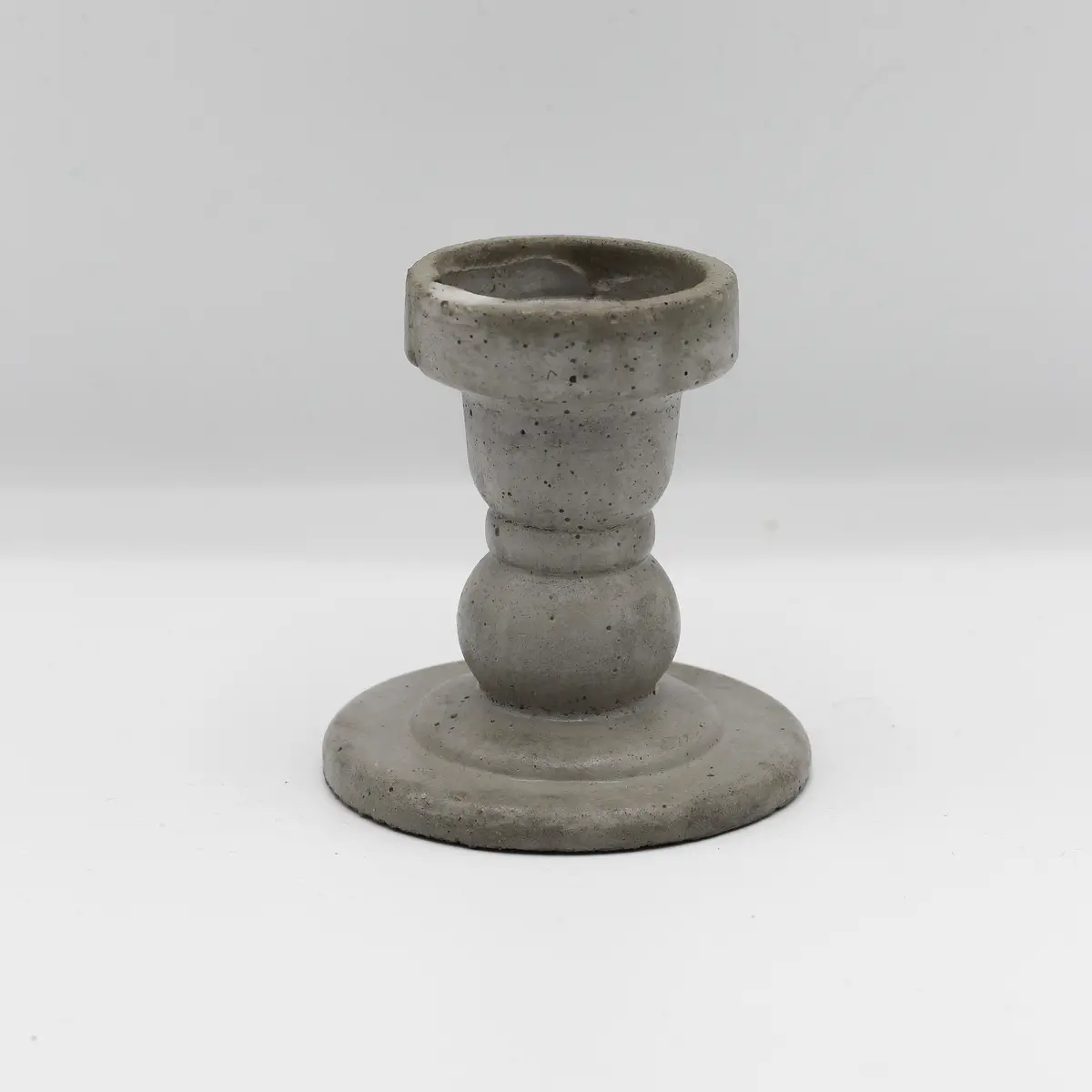 Beton Kerzenständer „Kate“ 1