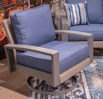 Half Moon Beach Outdoor Swivel Lounge Chair With Cushion 1