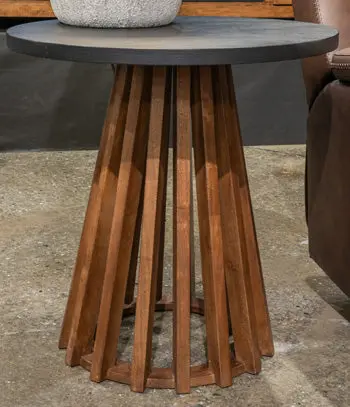Kallari End Table 1