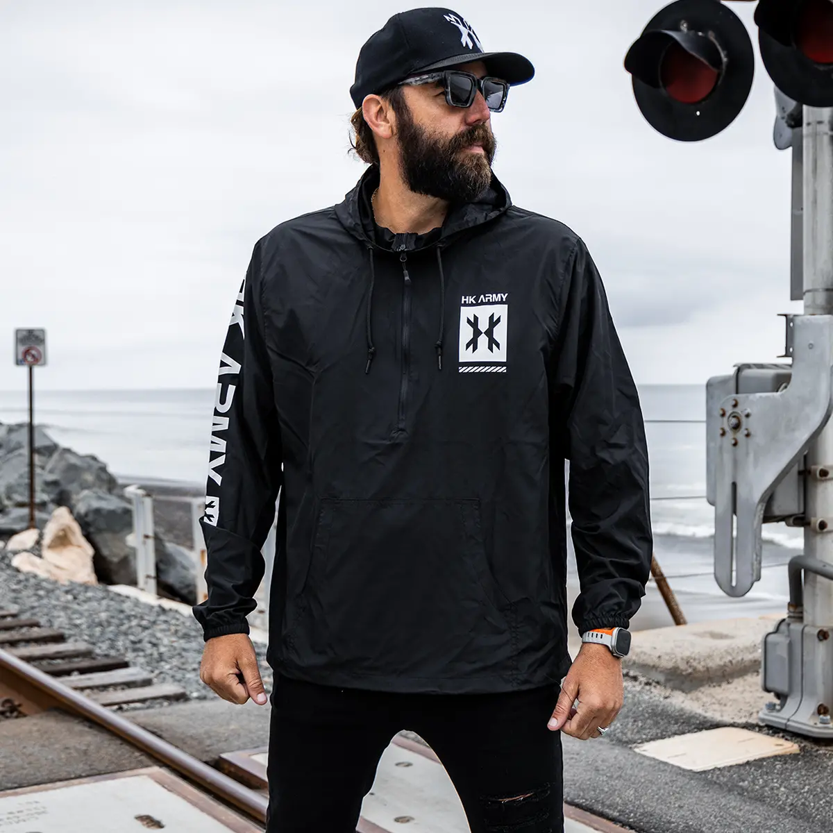 Cyber Windbreaker - Black 5
