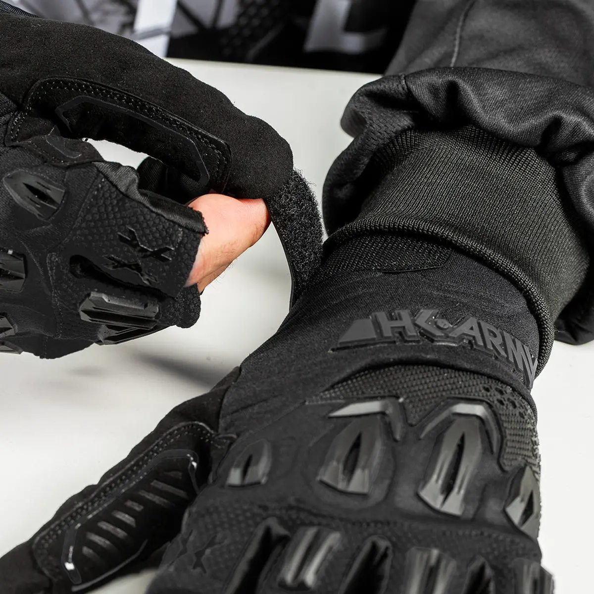 Hardline Armored Glove - Blackout 2