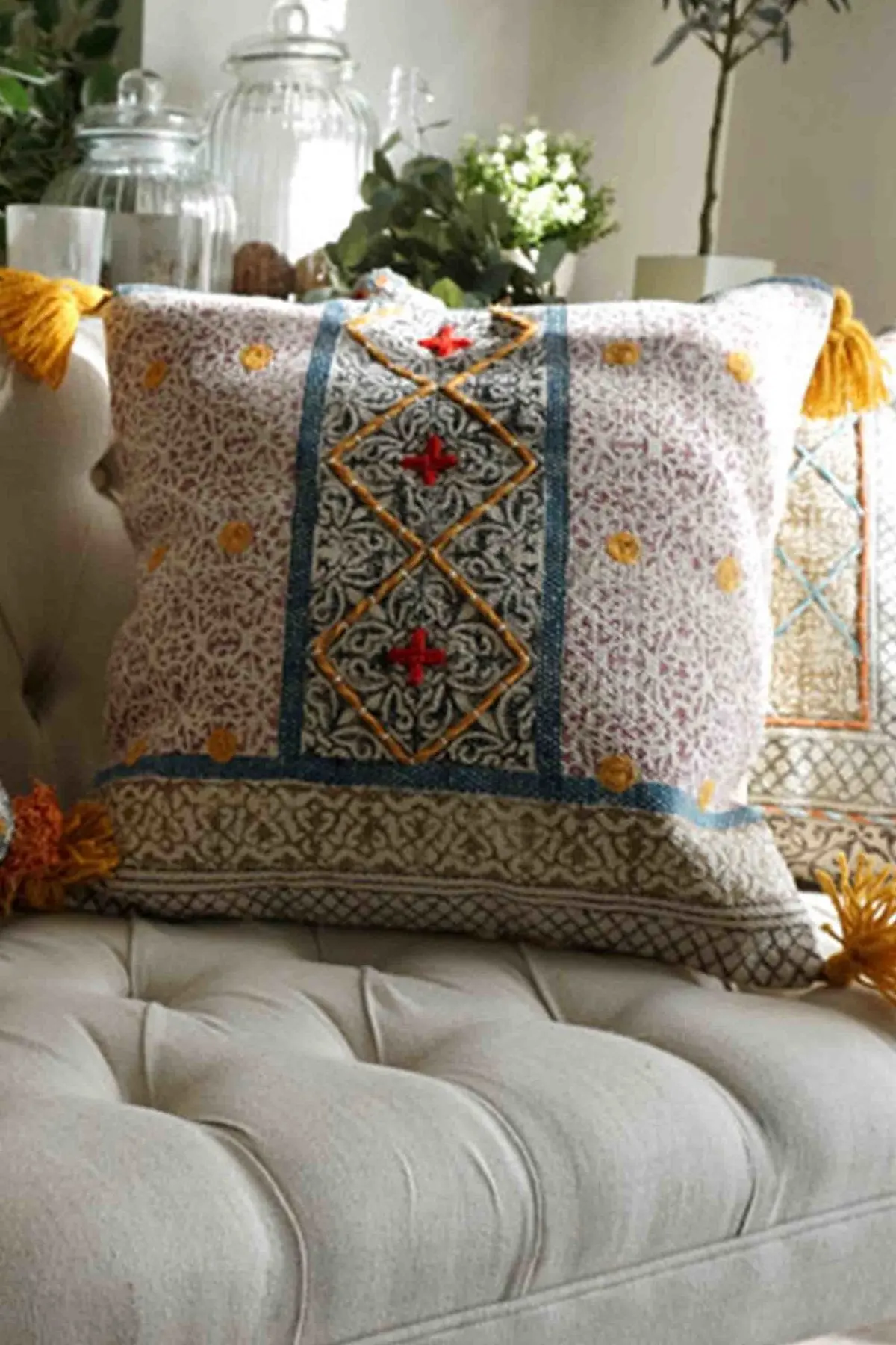 Lumi - Square Cushion Cover 2