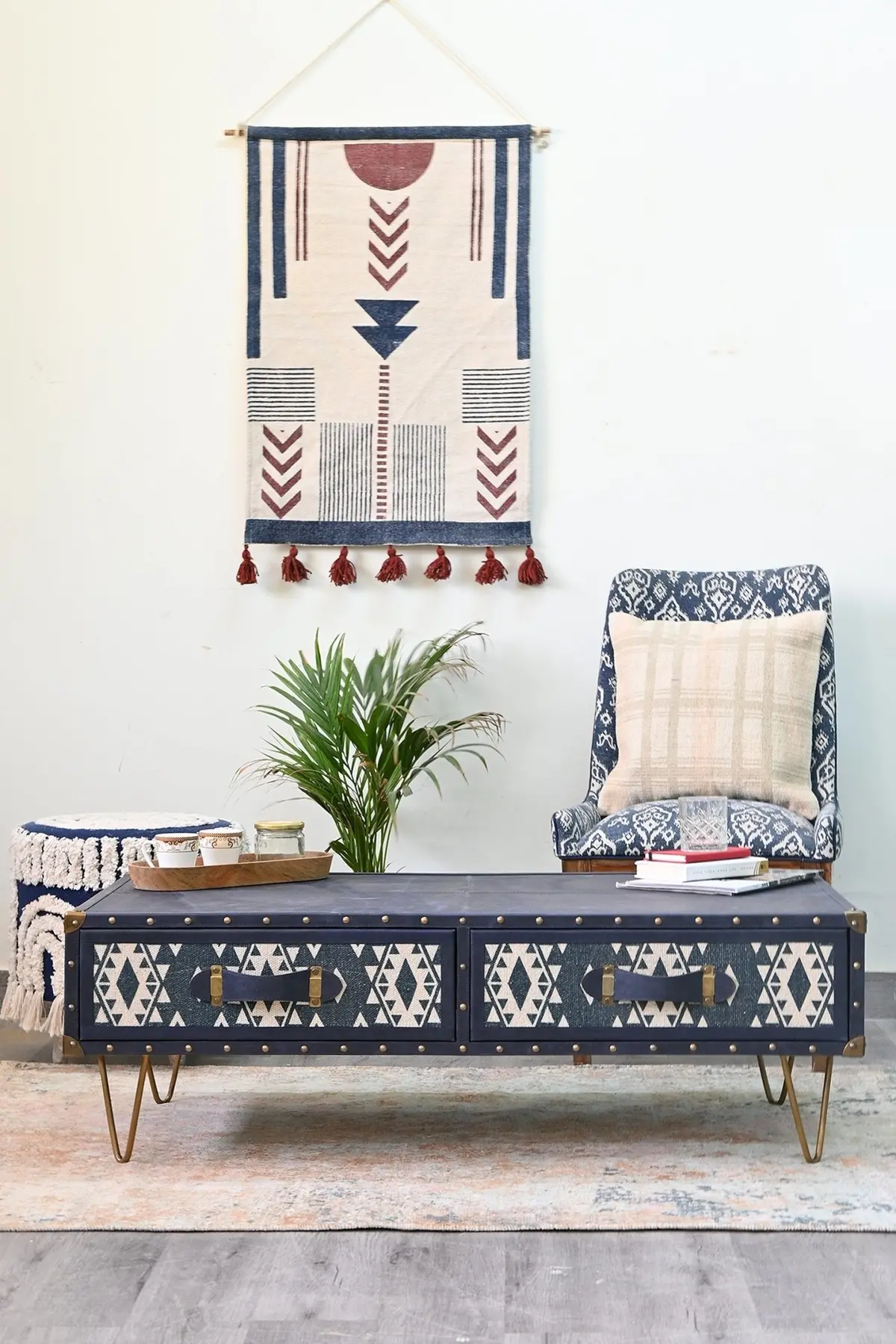 Sky Coffee Table In Leather With Metal Legs 1